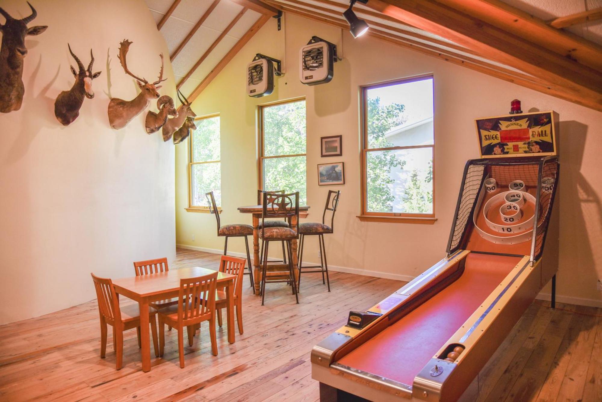 River Lyric Lodge - Formerly Double Dog Red River Zewnętrze zdjęcie