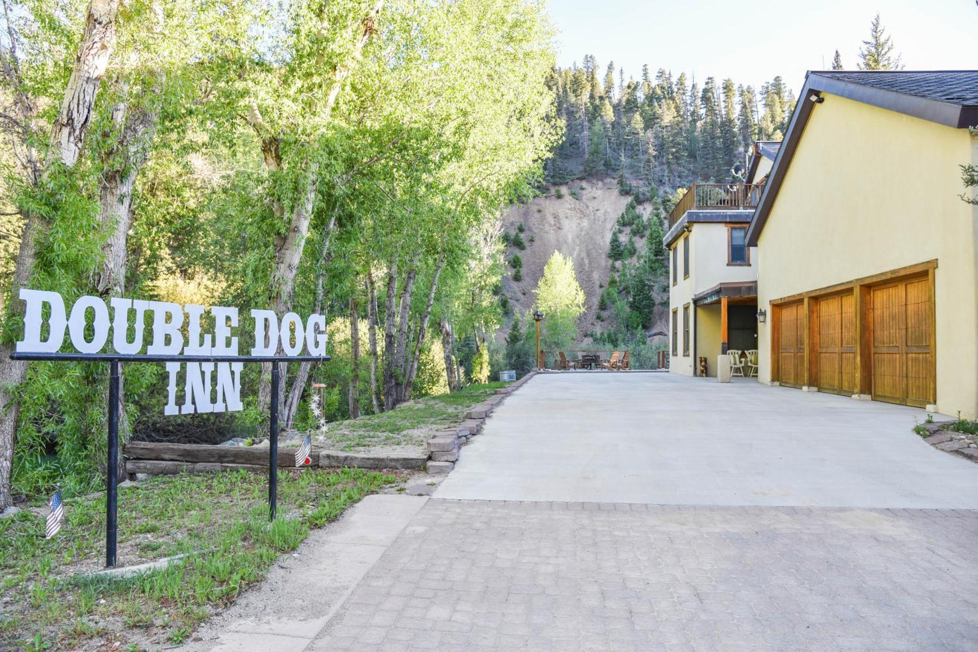 River Lyric Lodge - Formerly Double Dog Red River Zewnętrze zdjęcie